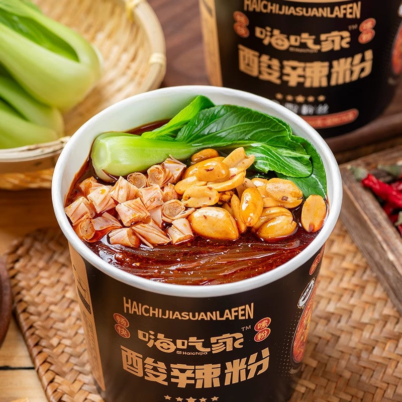 【自营】中国嗨吃家 黑金酸辣粉 136g 桶装红薯粉冲泡方便速食粉丝